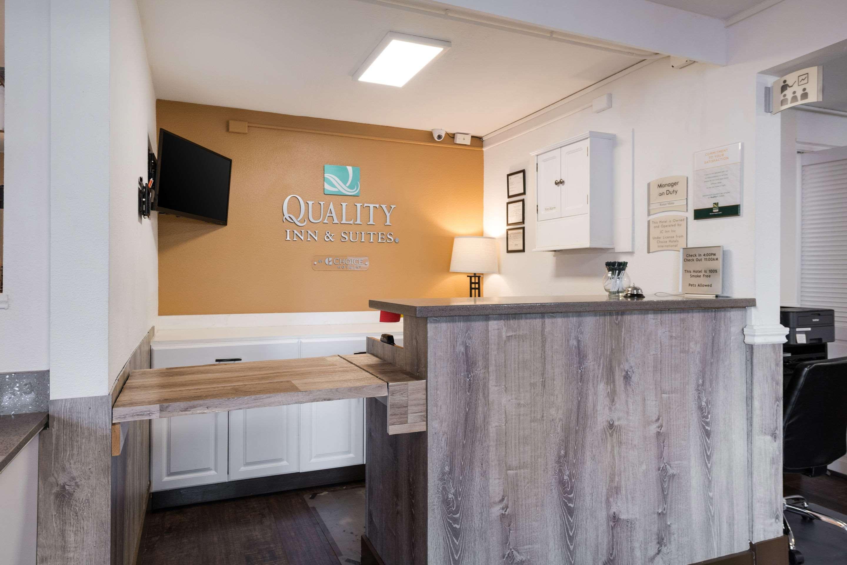 Quality Inn & Suites Silverdale Bangor-Keyport Exterior photo