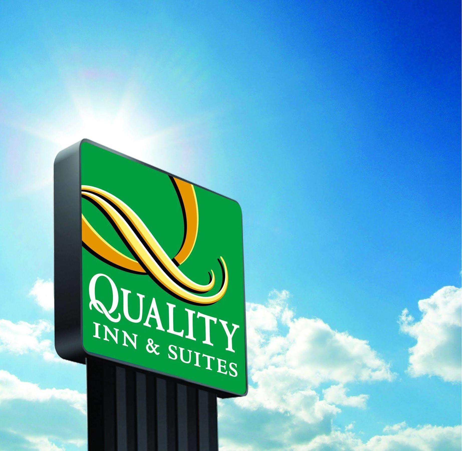 Quality Inn & Suites Silverdale Bangor-Keyport Exterior photo